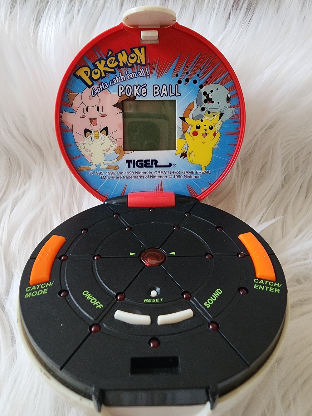 Vintage Pokémon Poke Ball Electronic Game by TIGER- Red/Black